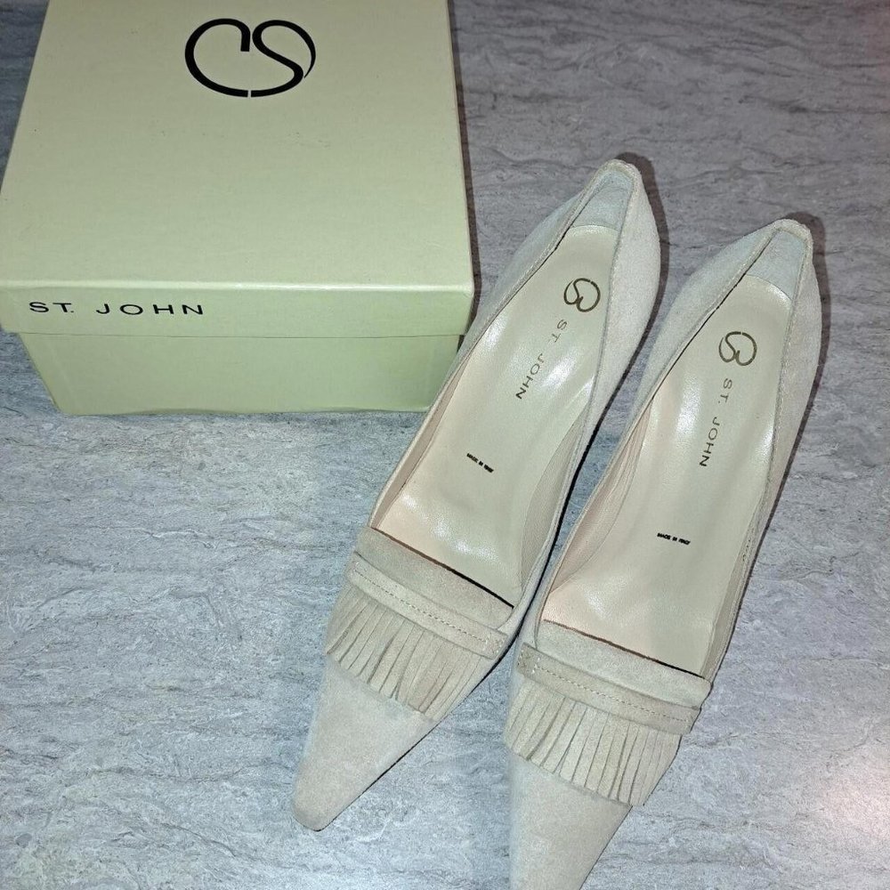 St. John New Suede Kilt Stiletto in Beige